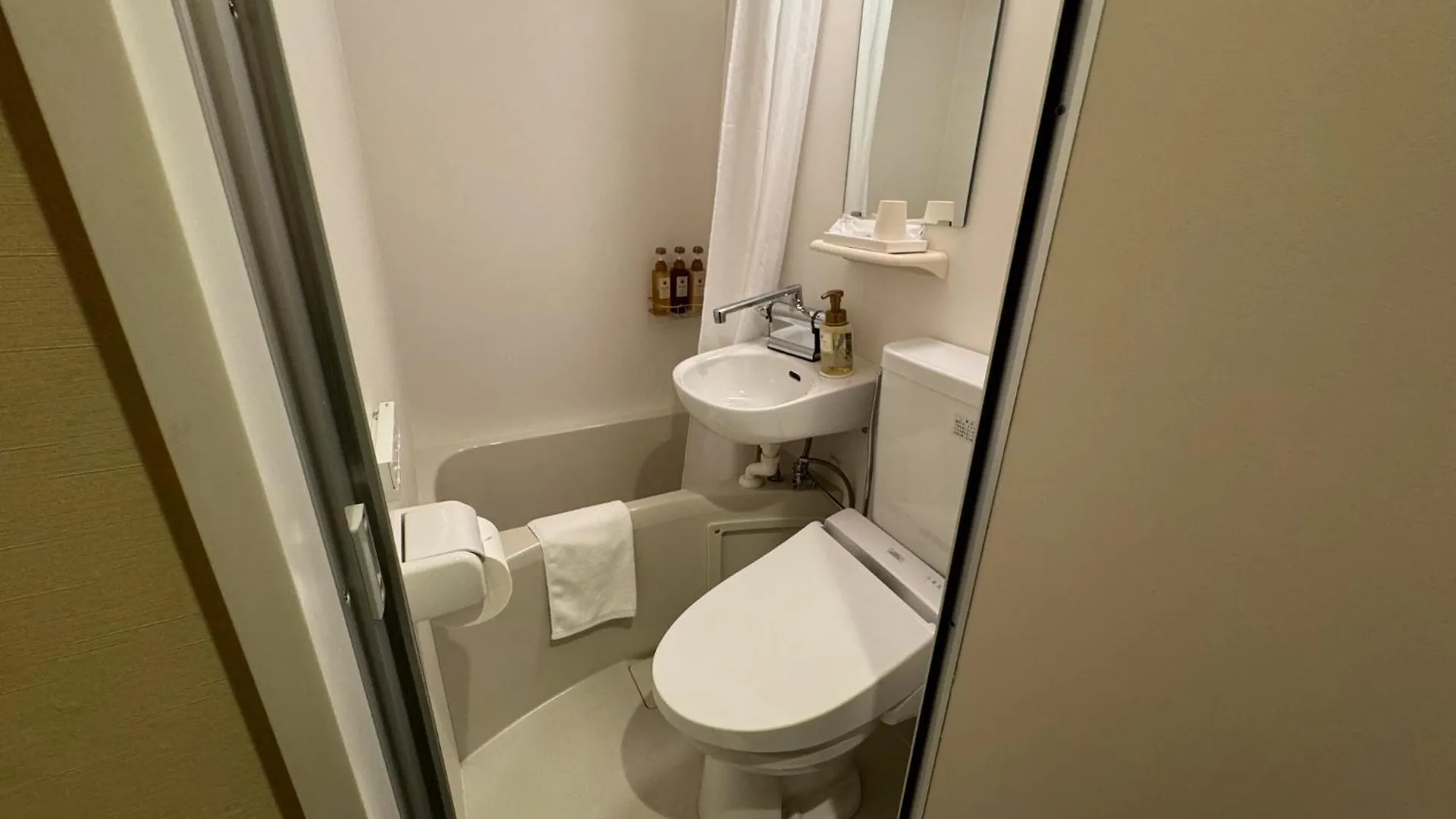 R Hotel-The Atelier Shinsaibashi East Osaka 3*,  Japan