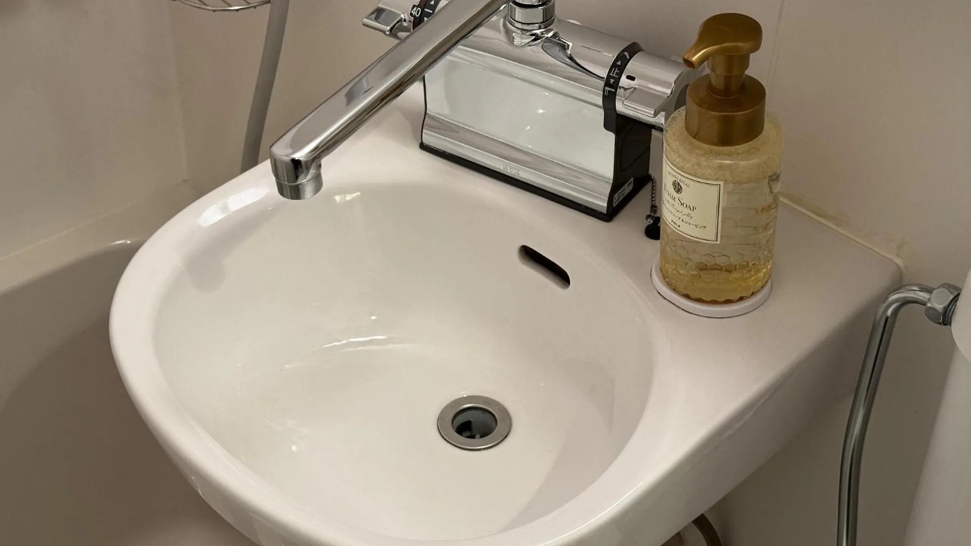 R Hotel-The Atelier Shinsaibashi East Οσάκα Ξενοδοχείο